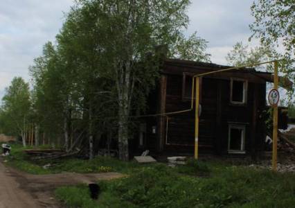 В Губахе администрация обратилась в суд с иском в отношении граждан, которые отказываются переезжать из аварийного жилья в манёвренное