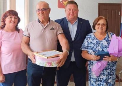 В Кизеле семейную пару наградили медалью