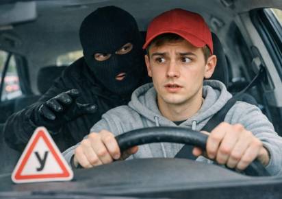 МВД предупреждает: мишенью для мошенников стали студенты автошкол