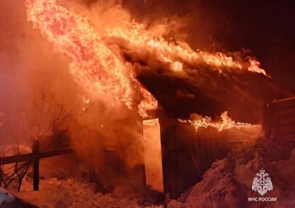 В выходные в Губахе сгорели деревянные постройки общей площадью 113 квадратных метров