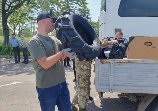 Губахинская делегация доставила гуманитарный груз по запросам бойцов СВО