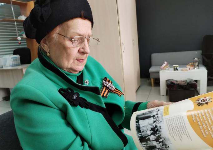 Держал врага он на прицеле. О судьбе учителя пения из школы 12 рассказала его дочь