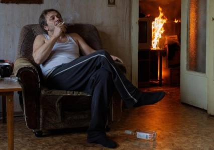 В Губахе во время пожара в квартире пострадал мужчина