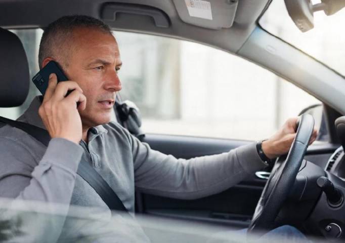 В Пермском крае водителям, разговаривающим по телефону за рулём, за прошлый год выписали более 20 тысяч штрафов