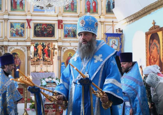 Место, которое  объединяет людей. Приход храма Владимирской иконы Божией Матери в Губахе отметил 30-летие