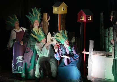 Зайцы утонуть не дали. Артисты камерного театра «Доминанта» новый сезон начали с премьеры