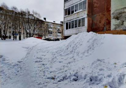 ИГЖН в помощь. Что делать, если снег во дворе дома убирать не торопятся