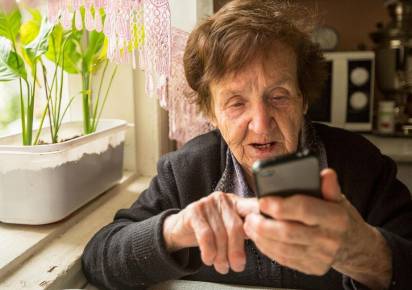 В Прикамье планируют организовать курсы обучения работе со смартфонами  для людей старшего поколения