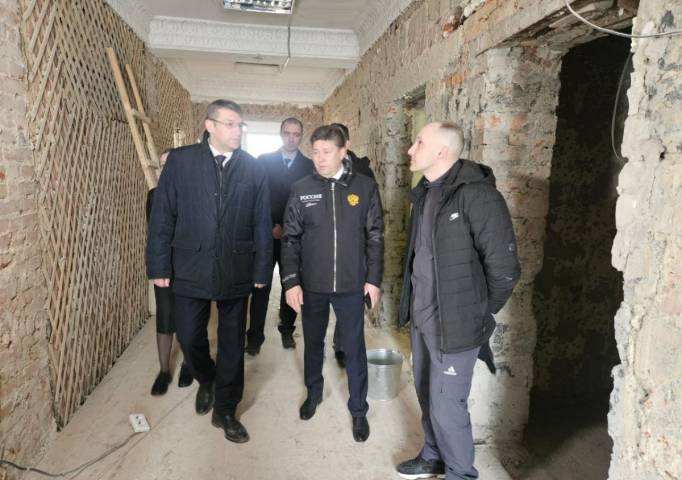 Работы - по графику. «Партийный десант» депутатов Заксобрания оценил качество проведения ремонта на социальных объектах округа