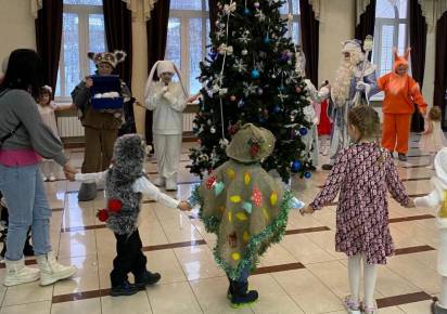 Для детей из семей мобилизованных Губахинского муниципального округа организовали несколько новогодних мероприятий