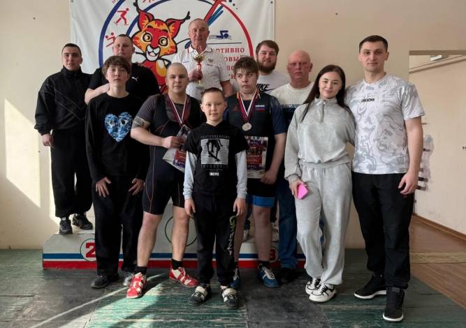 Победный рывок. Губахинские тяжелоатлеты на чемпионате Пермского края завоевали восемь медалей