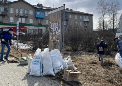 Зелёный – цвет весны. В Губахинском округе череду субботников откроют сотрудники администрации