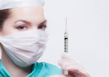 Минздрав РФ утвердил полный список противопоказаний к вакцинации от COVID-19